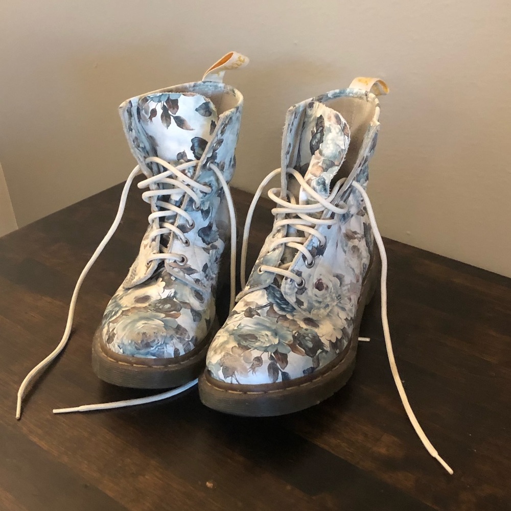 Dr. Martens floral print boots size 8